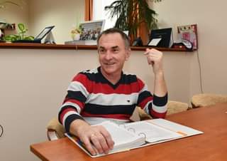 Lehet, hogy egy kép erről: 1 személy, ülő és belső tér